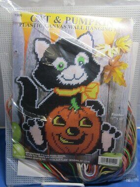 Vintage NEW Cat & Pumpkin Plastic Canvas Wall Hanging Design Works Kit